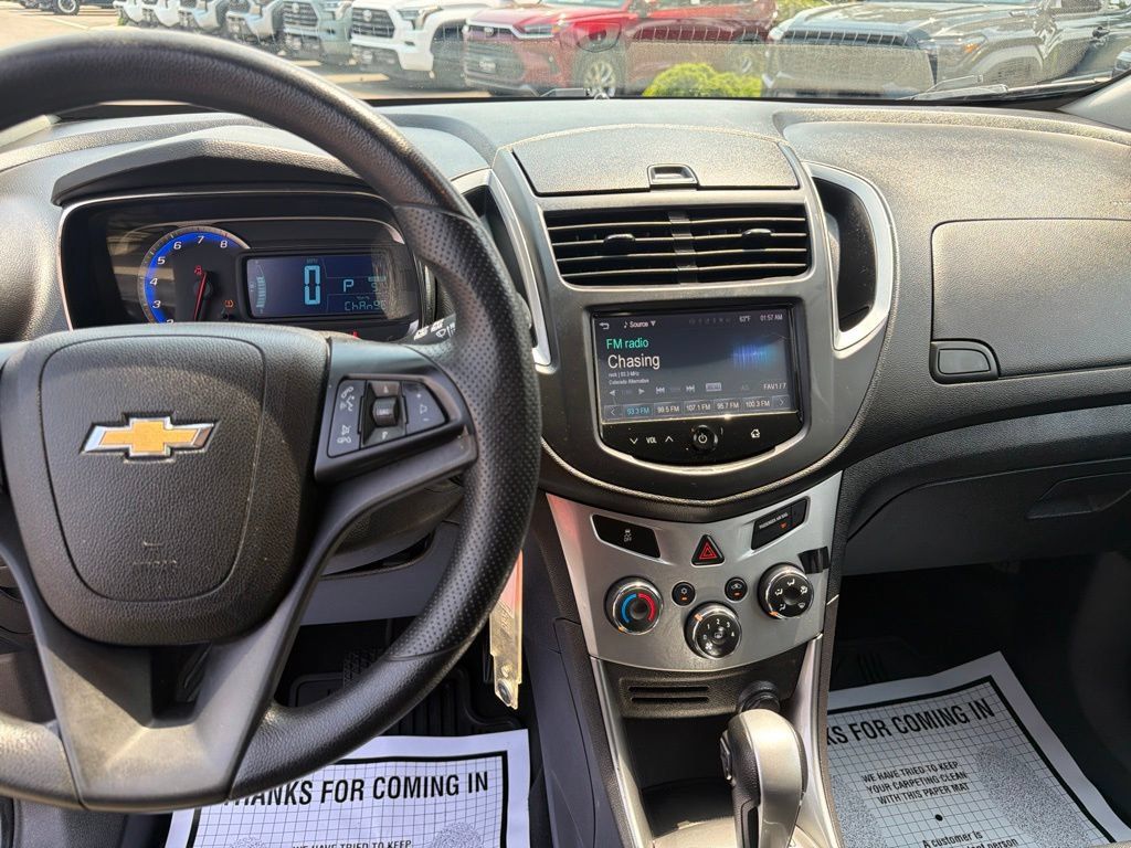 Used 2016 Chevrolet Trax LT w/ LT Sun and Sound Package AWD/4WD image 27