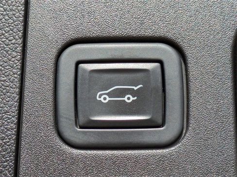 Used 2023 Cadillac XT4 Premium Luxury w/ Technology Package image 15