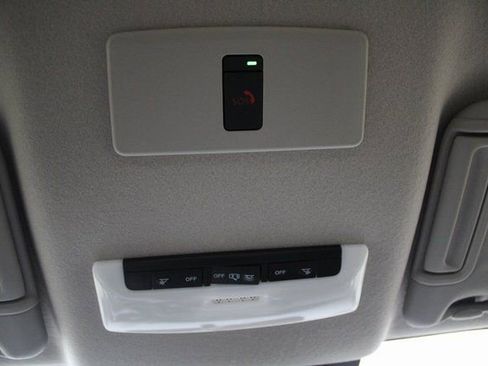 New 2025 Nissan Versa SR w/ Trunk Package image 16