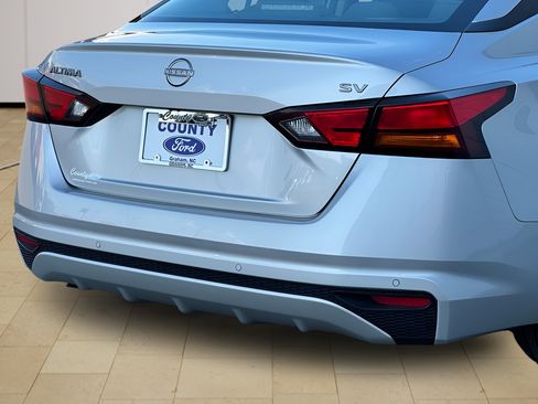 Used 2024 Nissan Altima 2.5 SV FWD image 38