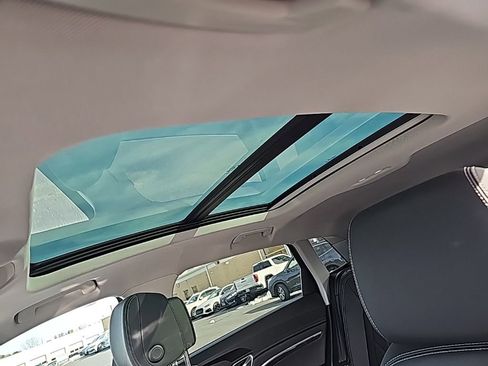 Used 2022 Audi e-tron Premium image 10