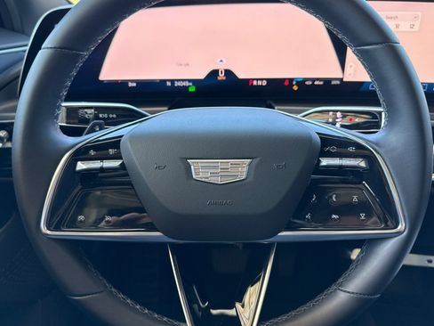 Used 2024 Cadillac Lyriq Tech RWD image 35