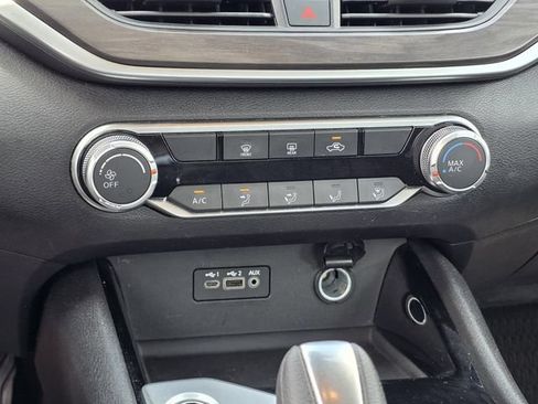 Used 2024 Nissan Altima 2.5 SV FWD image 20