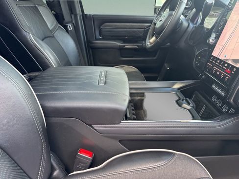 Used 2026 RAM 2500 Limited AWD/4WD image 18