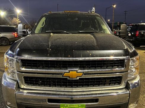 Used 2008 Chevrolet Silverado 3500 LT w/ EZ-Lift Tailgate Package image 3