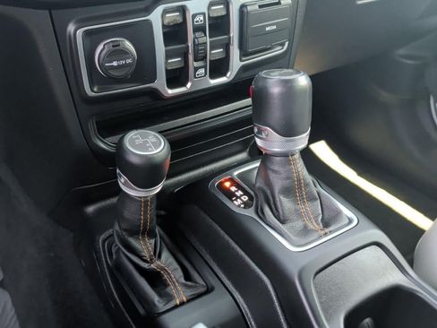 Used 2021 Jeep Wrangler Unlimited Sahara AWD/4WD image 22