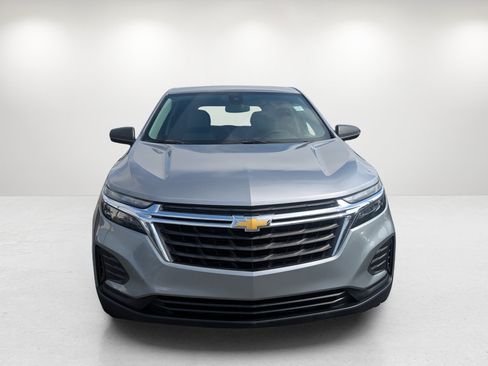 Used 2023 Chevrolet Equinox LS w/ LPO, Cargo Package FWD image 2