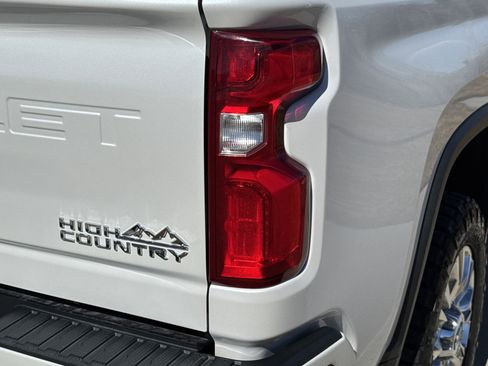 Used 2020 Chevrolet Silverado 3500 High Country w/ Z71 Off-Road Package image 11