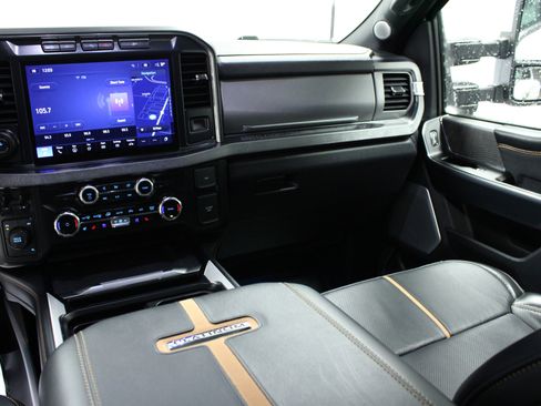 Used 2024 Ford F350 Platinum image 19