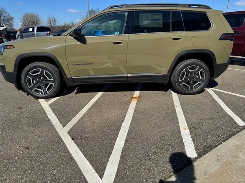 New 2026 Jeep Cherokee Limited AWD/4WD image 6