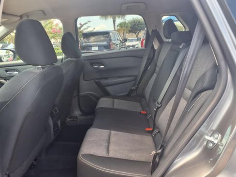 Used 2025 Nissan Rogue SV AWD/4WD image 19
