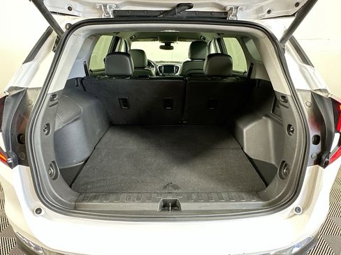 Used 2023 GMC Terrain SLT image 23