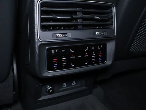 Used 2022 Audi Q7 3.0T Premium Plus w/ Premium Plus Package image 19