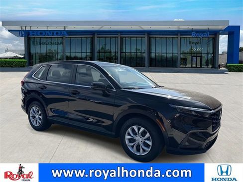 Used 2023 Honda CR-V LX image 1