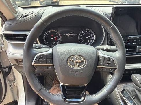 Used 2020 Toyota Highlander Platinum AWD/4WD image 10