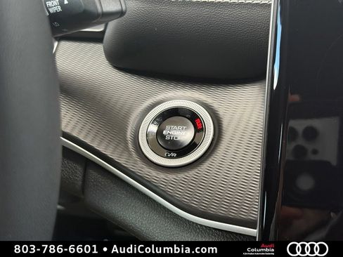 Used 2025 Jeep Grand Cherokee L Laredo RWD image 30