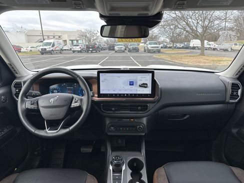 Used 2025 Ford Bronco Sport Outer Banks w/ Outer Banks Tech Package+ image 2