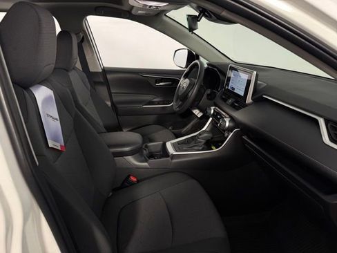 Used 2025 Toyota RAV4 XLE w/ Convenience Package FWD image 15