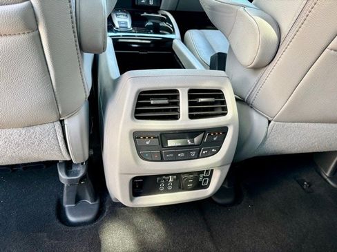 Certified 2022 Honda Pilot Elite image 11