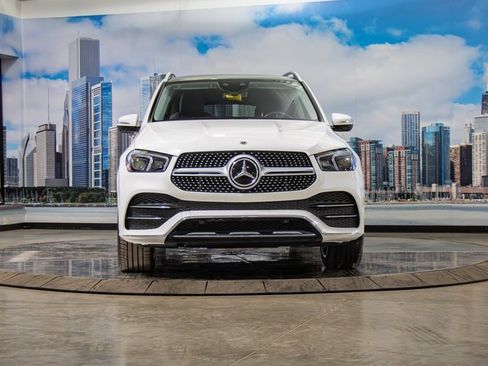 Used 2021 Mercedes-Benz GLE 450 4MATIC image 3