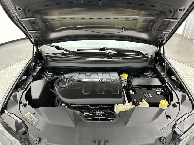 Used 2019 Jeep Cherokee Limited AWD/4WD image 24