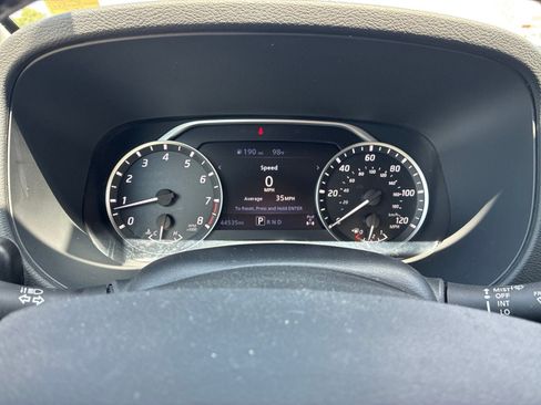 Used 2022 Nissan Frontier SV AWD/4WD image 27