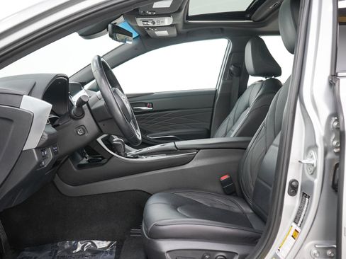 Used 2021 Toyota Avalon Limited w/ Advanced Safety Package FWD image 21
