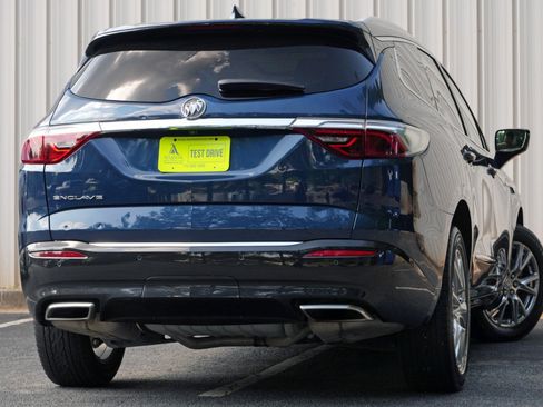 Used 2023 Buick Enclave Essence w/ Experience Buick Package FWD image 4
