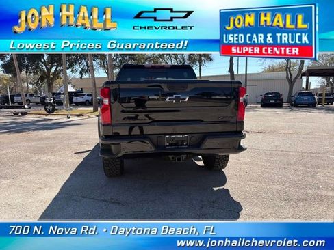 Used 2025 Chevrolet Silverado 1500 ZR2 w/ Technology Package image 11