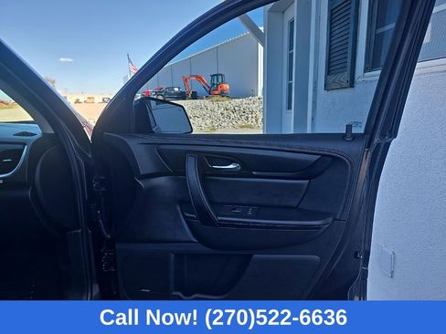 Used 2017 Chevrolet Traverse LT image 26