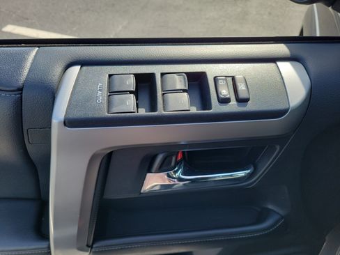 Used 2014 Toyota 4Runner SR5 AWD/4WD image 21