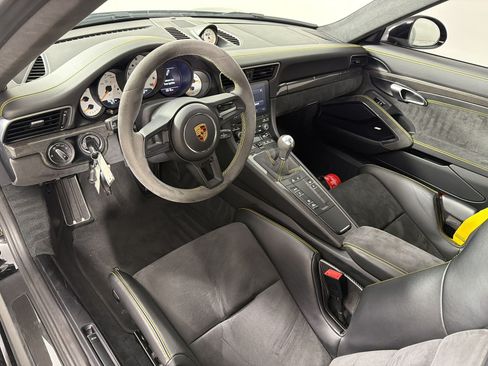 Certified 2019 Porsche 911 GT3 RWD image 4