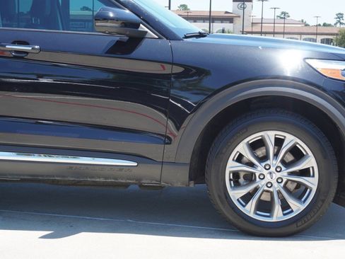 Used 2021 Ford Explorer Limited AWD/4WD image 9
