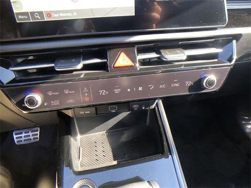 New 2025 Kia Niro EX Touring image 19