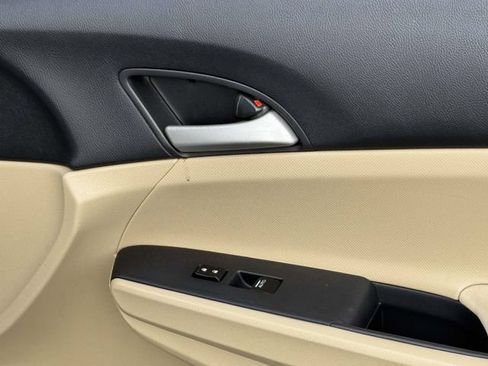 Used 2011 Honda Accord LX-P image 12