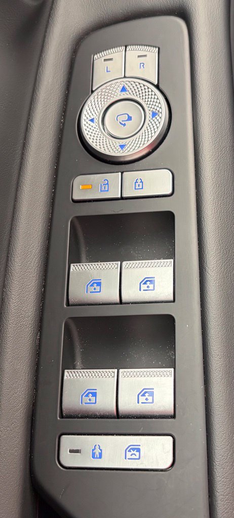 Certified 2026 Genesis GV80 2.5T Advanced AWD/4WD image 17