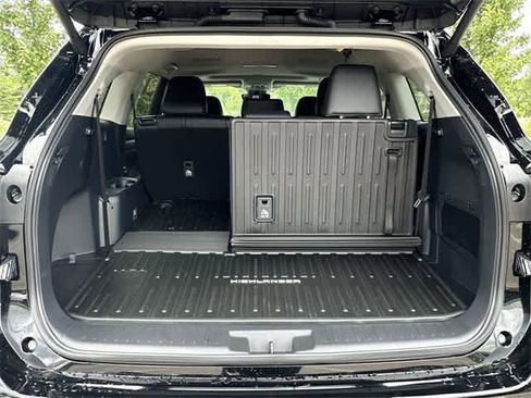 New 2024 Toyota Highlander XLE image 26