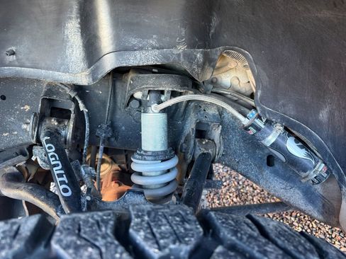 Used 2004 GMC Yukon SLE image 26