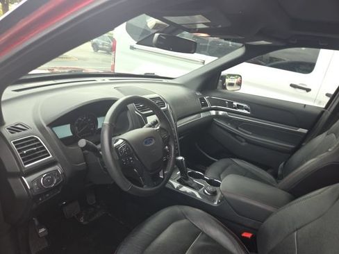 Used 2018 Ford Explorer Sport w/ Equipment Group 401A AWD/4WD image 3