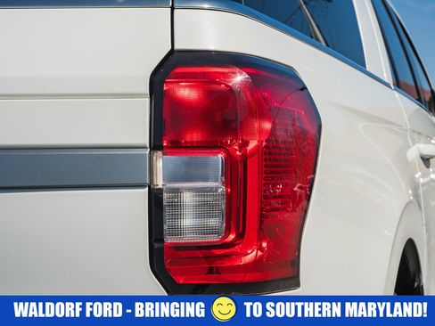 Used 2022 Ford Expedition Max XLT image 6