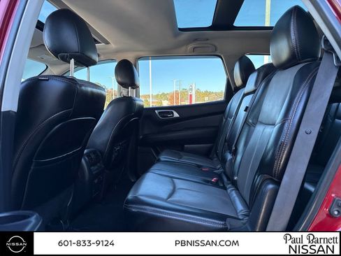 Used 2020 Nissan Pathfinder SL image 27