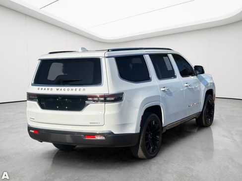 Certified 2022 Jeep Grand Wagoneer Series III w/ Flexible Seating Group AWD/4WD image 5