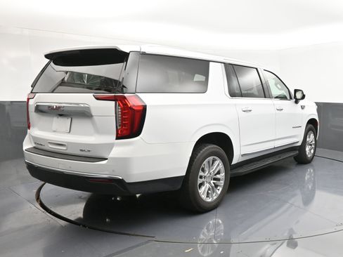 Used 2024 GMC Yukon XL SLT image 8