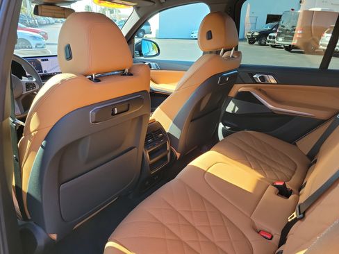 Used 2024 BMW X5 xDrive40i w/ M Sport Package image 12