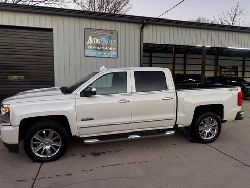 Used 2016 Chevrolet Silverado 1500 High Country w/ High Country Premium Package image 2