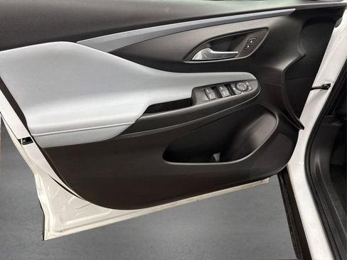 Used 2024 Buick Envista Preferred image 23