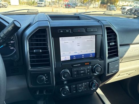 Used 2020 Ford F250 XLT w/ XLT Premium Package image 18