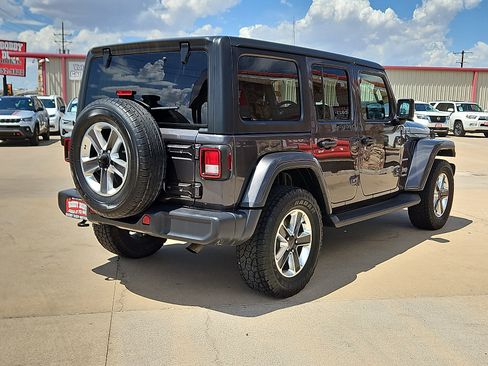 Used 2021 Jeep Wrangler Unlimited Sahara AWD/4WD image 3