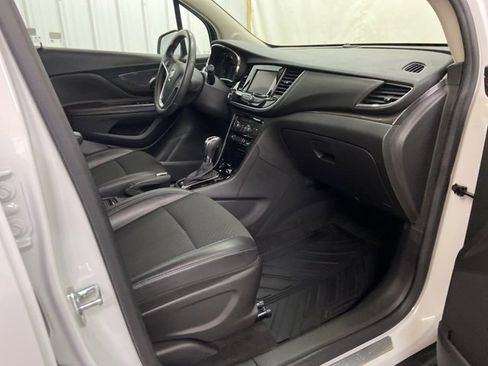 Used 2022 Buick Encore Preferred image 30