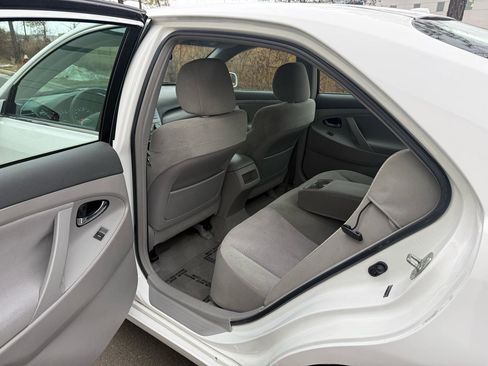 Used 2010 Toyota Camry image 16